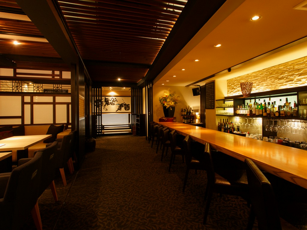 隠れ家で使える和モダンな落ち着いた店内です