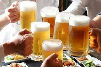 ◆豊富なラインナップのドリンクで乾杯◎小腹に嬉しいピザ・・他３品付き
