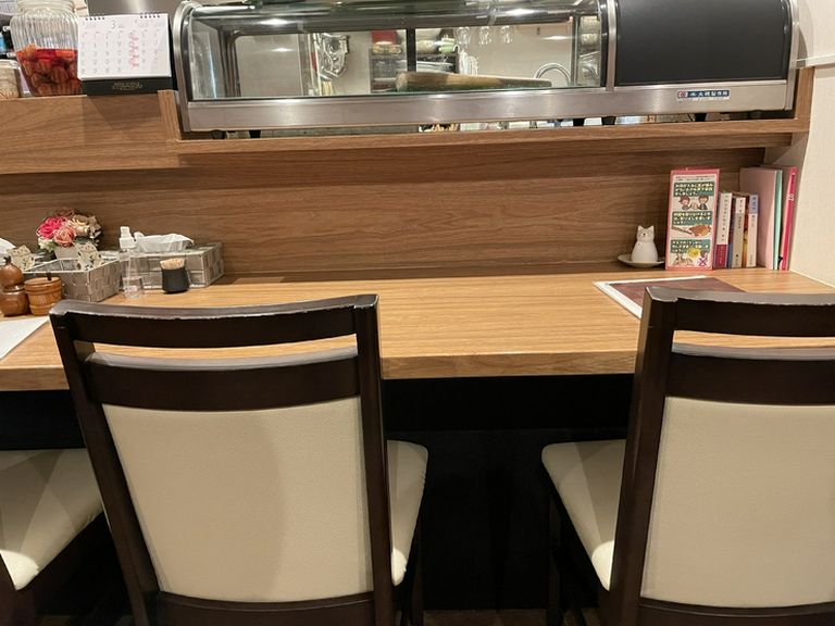 カウンター席
