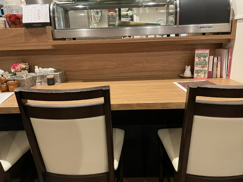 カウンター席
