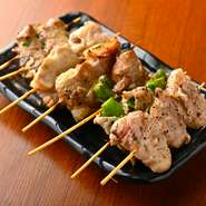 自慢の鶏肉やお野菜を炭火で豪快に焼き上げました。食べ放題なので食べ応えバッチリ！