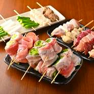 多彩な野菜の組み合わせで楽しむことができます。人気の定番野菜から季節限定の野菜まで、幅広い種類をご用意しています。野菜の旨みと彩りが楽しめる一品は、見た目にも華やかで、テーブルを彩ります。