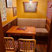 半個室ソファー席