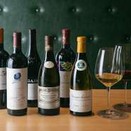 イタリア産を中心に各国のものを常時60種類以上、揃えています。またワイングラスは260年以上の歴史がある「リーデル」社のものを使用。おいしいワインを提供するためのこだわりが、グラスにもあります。