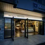 野菜は農薬、化学肥料を使わない印西市で400年続く「柴海農園」から直接、取り寄せています。またコーヒーの豆は九十九里の「The Rising Sun Coffee」とコラボ。坂口憲二さんが焙煎したオリジナルブレンドです。