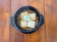 揚げ出し豆腐の韓国バージョン。自慢のスープと選りすぐりの豆腐は相性抜群