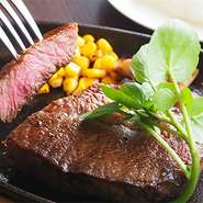 村上牛の肉本来の味を堪能できる贅沢なステーキランチです。使う部分により値段が変わります。詳しくは黒板をご覧ください。