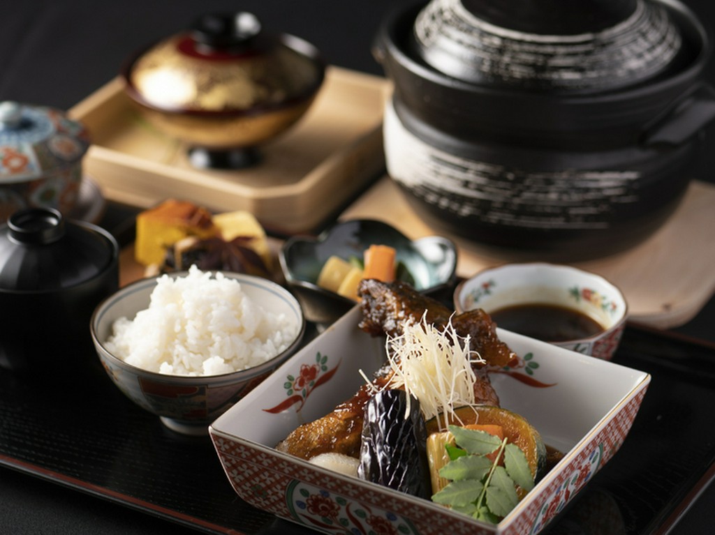 創作和食に地元福岡をはじめとする九州産食材を使用