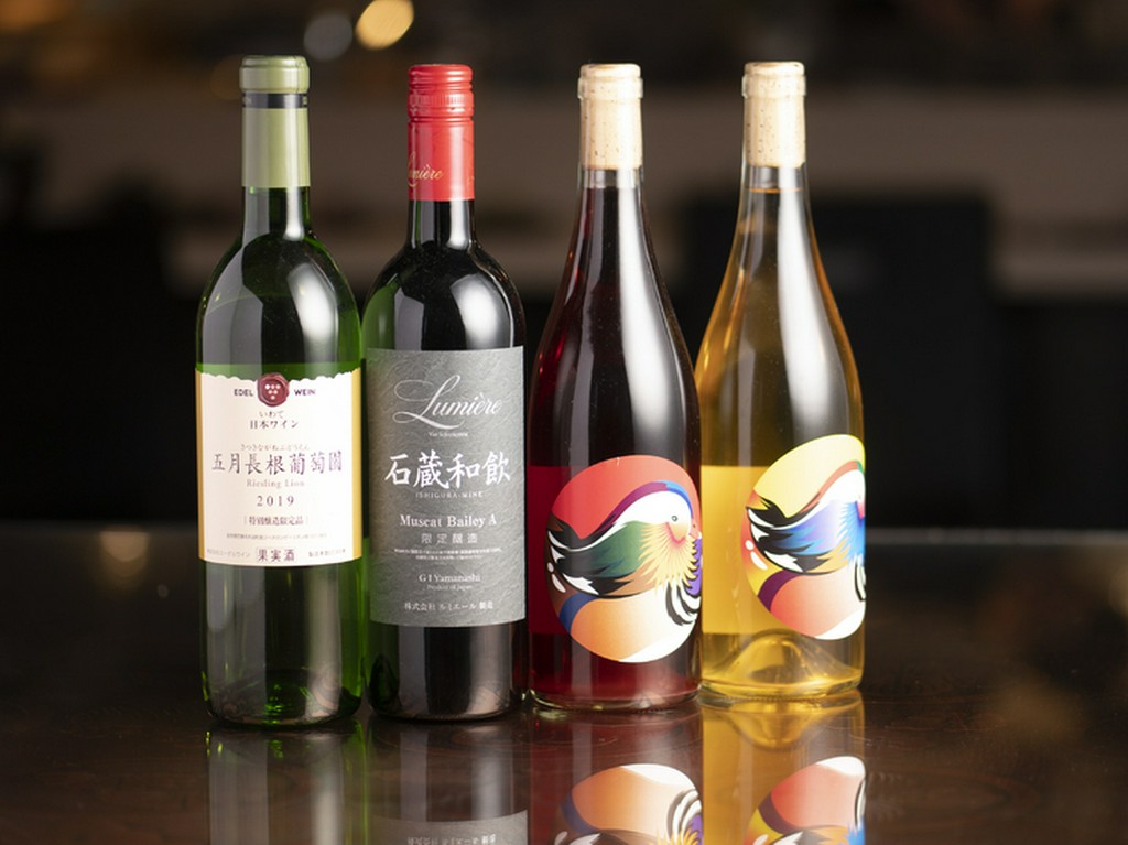 和食ベースの料理と相性が良い、あっさりとした日本ワインを用意