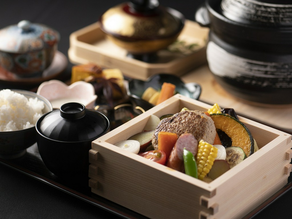 肉や鮮魚、野菜の本来のおいしさを楽しめる『せいろ蒸し』