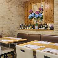 ご人数に応じて、2名～20名様までのお席をご準備。
お料理は
さつま黒豚しゃぶ　　5,000円～
和洋中会席　　　　　4,500円～
和洋中卓盛り　　　　3,700円～
ドリンク飲み放題コース別途
1800円or2,300円
