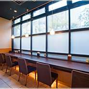 席数は少ないですが、お一人様用カウンター席もご準備しております。お一人様でもお気軽にご利用下さい。