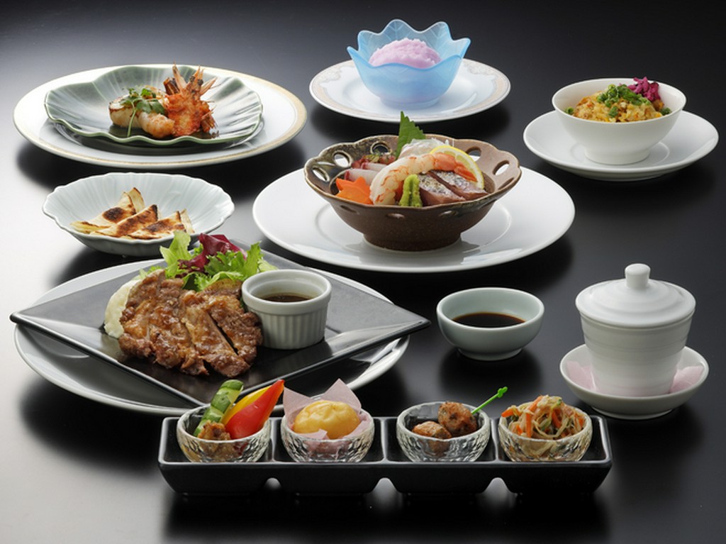 ひめ鉄熟成黒豚さつま堪能コース