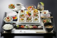 季節を彩るお料理とまごころを込めたおもてなしでお祝いプランをご用意いたしました。大切なお子様、お孫様のお宮参りや1歳の誕生日祝い、お食い初め、餅踏み、七五三、桃の節句、端午の節句等の節目のお祝いに…。