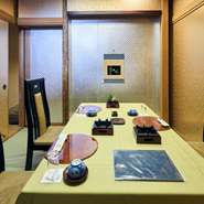 ご接待・お祝い・法事・ご会席。
様々なシーンに、ご人数に応じて多彩なお部屋をご準備致します。