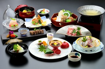 薩摩美食会席　昼10,000円/夜11,000円
