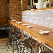 【カウンター】1～10名様◆ひとり飲み、デート、気心知れた仲間とのサシ飲みに◎