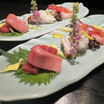 ウェルカムドリンク
前菜
刺身
揚げ物
焼き八寸
珍味
煮物
食事
甘味
コースに関する注意事項
※季節や素材によってコース内容が変わる場合がございます。