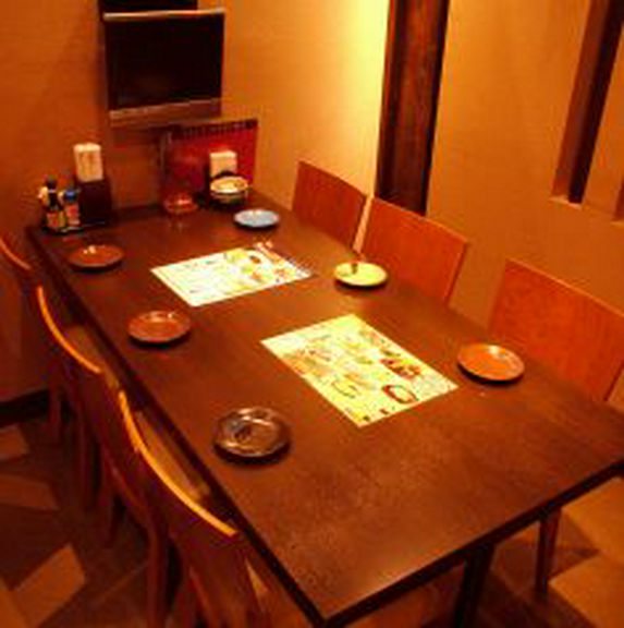 人数に合わせた広めのお席に御案内
