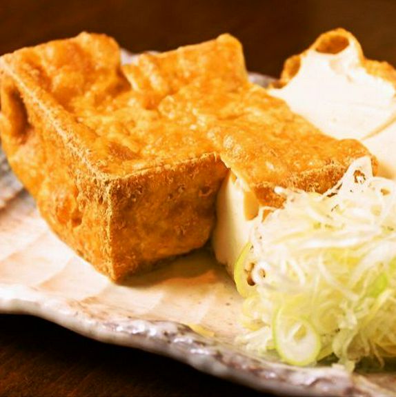 港区の皆様に愛されて30年。看板メニューの〜手作り厚揚げ〜
