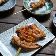 和歌山紀州備長炭で焼いております。近火の強火で焼き上げることによって素材本来の美味しさを引き出します。