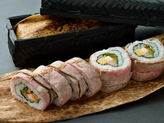 黒毛和牛ローストビーフの巻き寿司