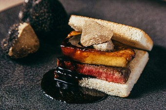 牛ヒレ・フォアグラ・トリュフのロッシーニサンド