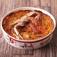 スペインで行われた世界大会で優勝したパスタのパエリア。オマール海老と野菜でとった濃厚な出汁をお楽しみ下さい。