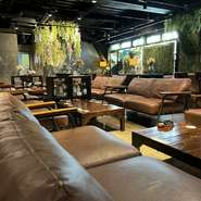 結婚式２次会に大人気！
貸切時は照明の切り替えは可能です。
まずはお気軽に内見・お問い合わせ下さい。