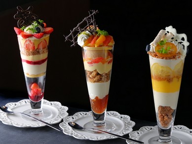 名物　夜パフェシリーズ