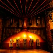 お店の3階にビール工房があり、オリジナルのクラフトビールを飲めます。基本はピルスナー、IPA、ダークピルスナー、ホワイト、CBDビールの5種類。瓶も2種類あります。オススメはリラックス効果の高い『CBDビール』。