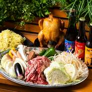 面倒な炭の火おこし不要。繁華街の真ん中で、ビルの屋上から街並みを眺めながら貸切BBQを楽しめるプランです。ボリュームたっぷり、柔らかくてジューシーな『ビア缶チキン』も味わえます。