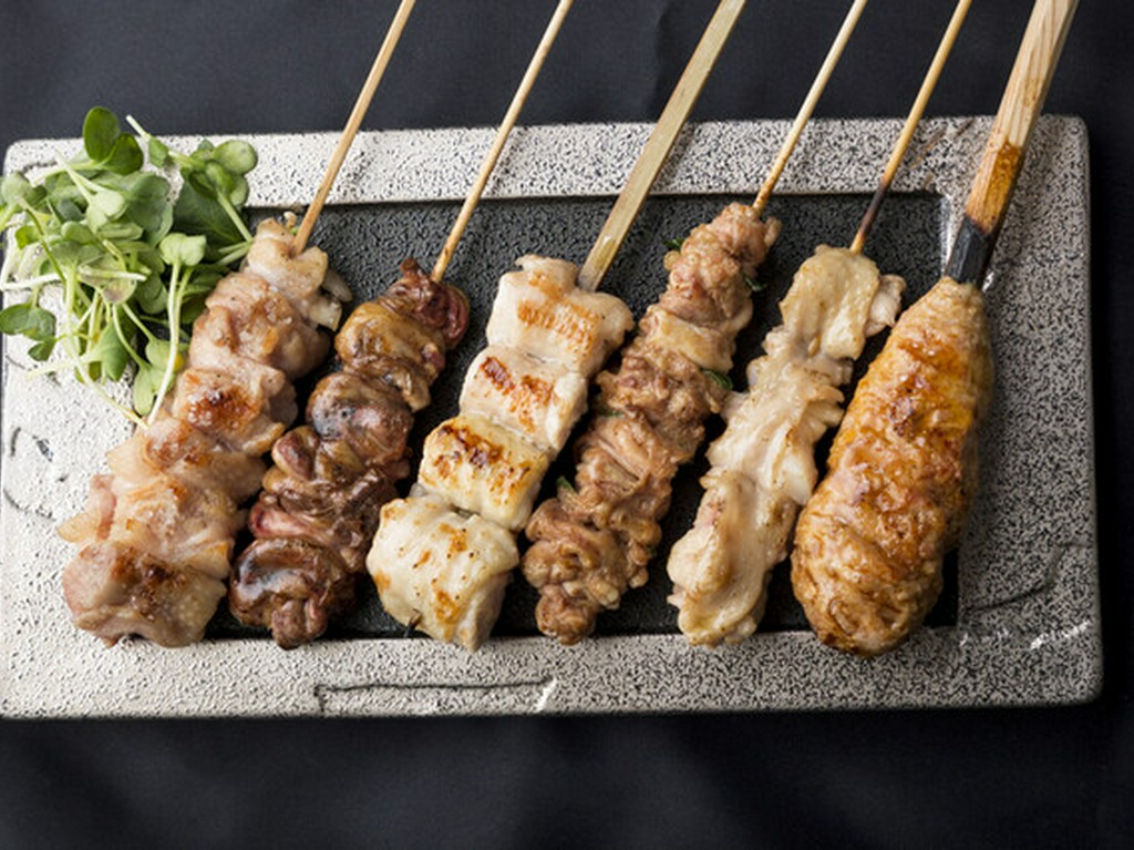 4℃の熟成庫で10日間を経た、 熟成鶏を使用