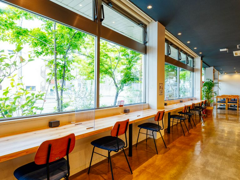ランチを楽しむもよし、カフェタイムにホッと一息つくもよし