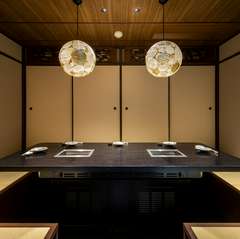 ゆったりとした上品な個室は、大切なゲストのもてなしに