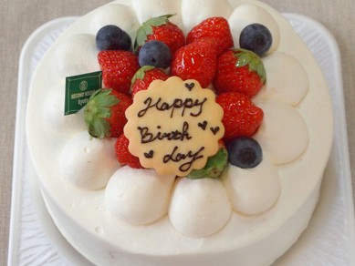 メッセージ入りのホールケーキ付きプランをご用意