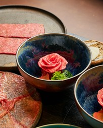 霜降り肉・和牛のトリュフユッケ・肉しゃぶや希少部位の焼肉などが楽しめるコース『おおいた和牛コース』