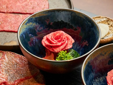 霜降り肉・和牛のトリュフユッケ・肉しゃぶや希少部位の焼肉などが楽しめるコース『おおいた和牛コース』