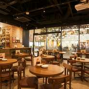 こちらは大切な方のおもてなしにも申し分なし。接待や会食、プライベートな食事の機会にも活躍してくれます。

