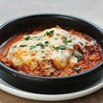 サルヴァトーレ特製ラザニアを窯焼きスタイルで

