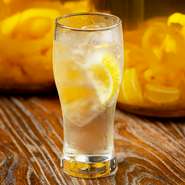 無農薬の瀬戸内レモンをつかった漬け込みレモンサワーが大人気！