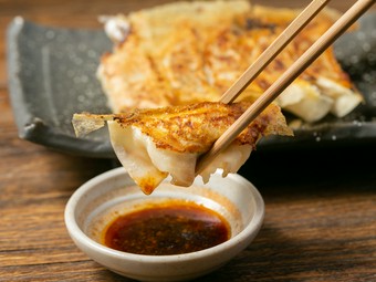 オリジナルの味付けが自慢。人気の『自家製餃子』