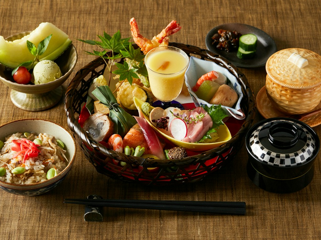 相模原での女子会に人気! お昼は季節の『花籠御膳』が好評