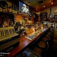 ディスプレイカウンター 5名狭くて可能なら６名　画集やライブ画像も楽しめます