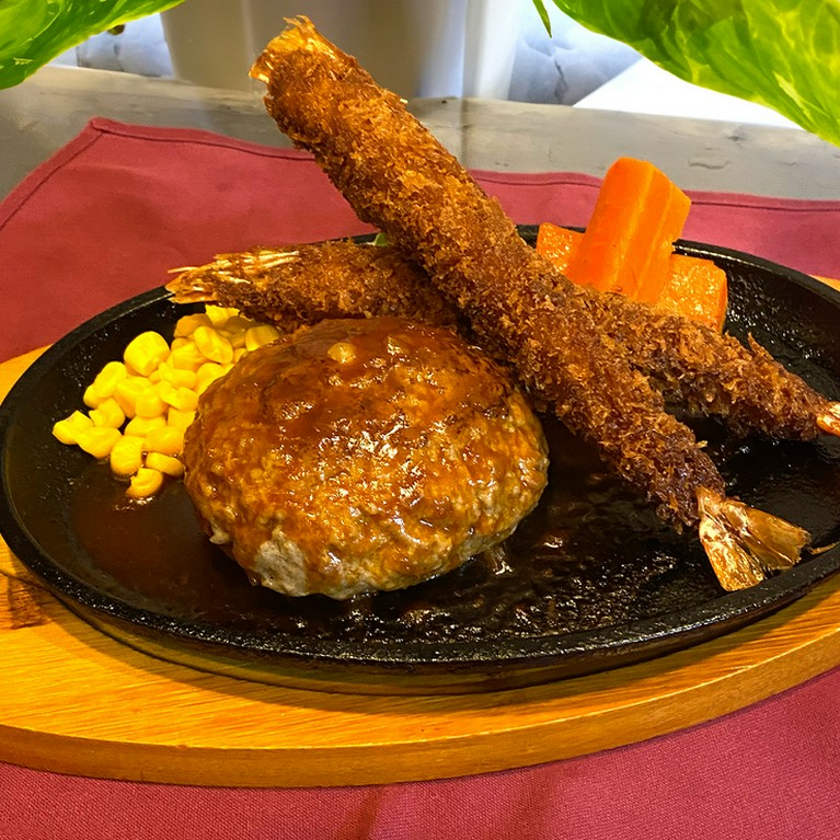 ハンバーグ＆有頭海老フライ