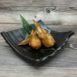 手羽先の中にお肉を包んでいます。店長おすすめの絶品なので一度ご賞味あれ