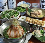 山椒が効いた旨辛豚鍋！斬新な牛タン入り揚げ餃子などなど、鶏、豚、牛とお肉も盛りだくさん！