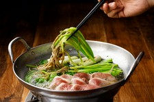 仙台名物「牛タン」を心ゆくまで味わえる、贅沢な2時間飲み放題付きコース。