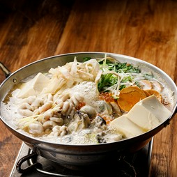 仙台発祥の話題の鍋「痛風鍋」が楽しめます！魚介のエキスたっぷりスープは夏の肌にうるおい補給の効果も！