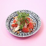 ヘルシーな「カオマンガイ」と、ベトナムの定番「鶏肉のフォー」がお楽しみいただけます。
（＋110円でグリーンカレーに変更できます）